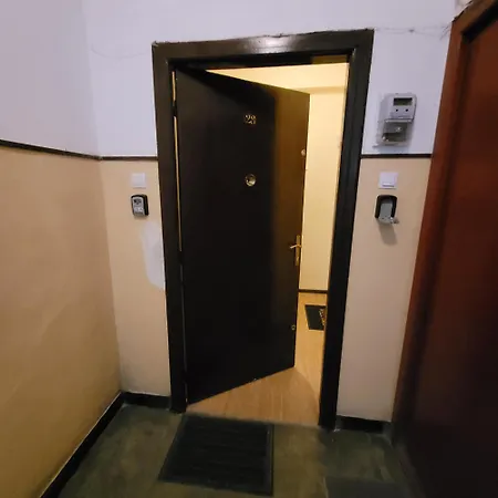 Anastasia Apr 28b Beautiful View * 布加勒斯特