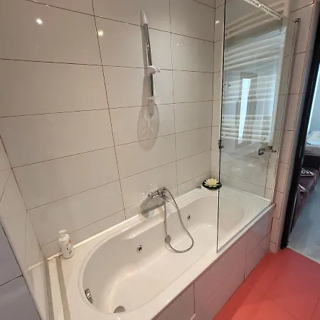 Anastasia Apr 28b Beautiful View Appartement