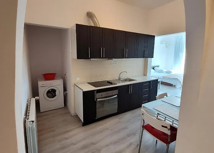 Anastasia Apr 28b Beautiful View * בוקרשט