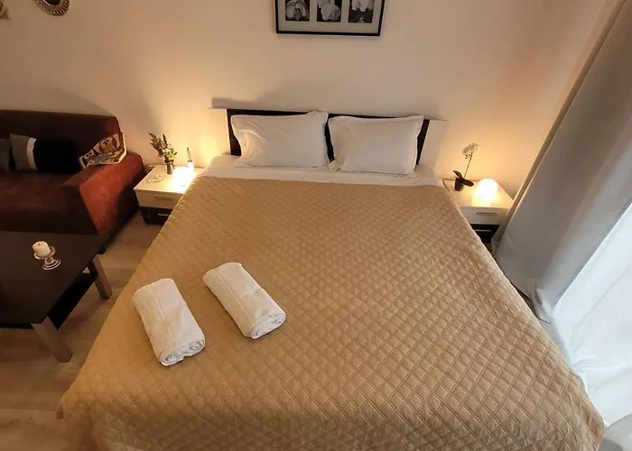 Anastasia Apr 28b Beautiful View * בוקרשט